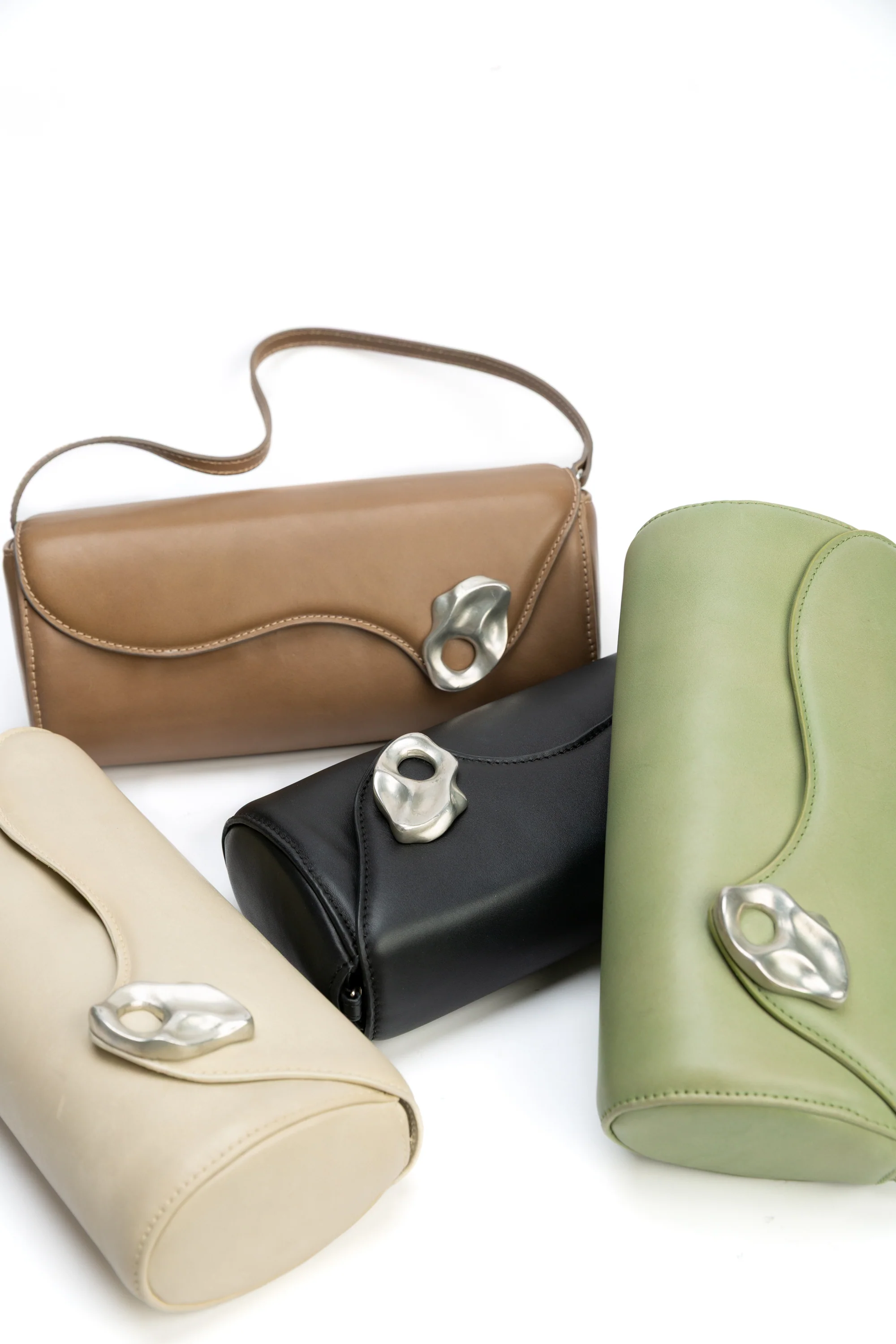 Oyster Clutch in Ivory - Image 10